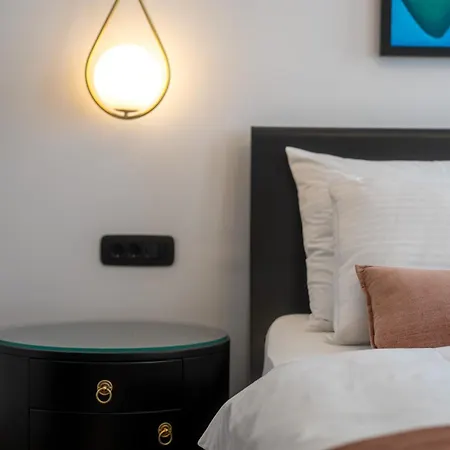 بيت ضيافة Mas Plaza - Adults Only 4*