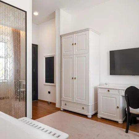 Mas Plaza - Adults Only بيت ضيافة روفينج